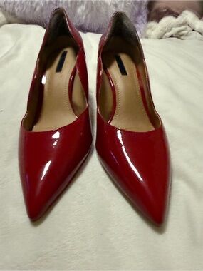 Red Patent Pointed-Toe Women's Pumps